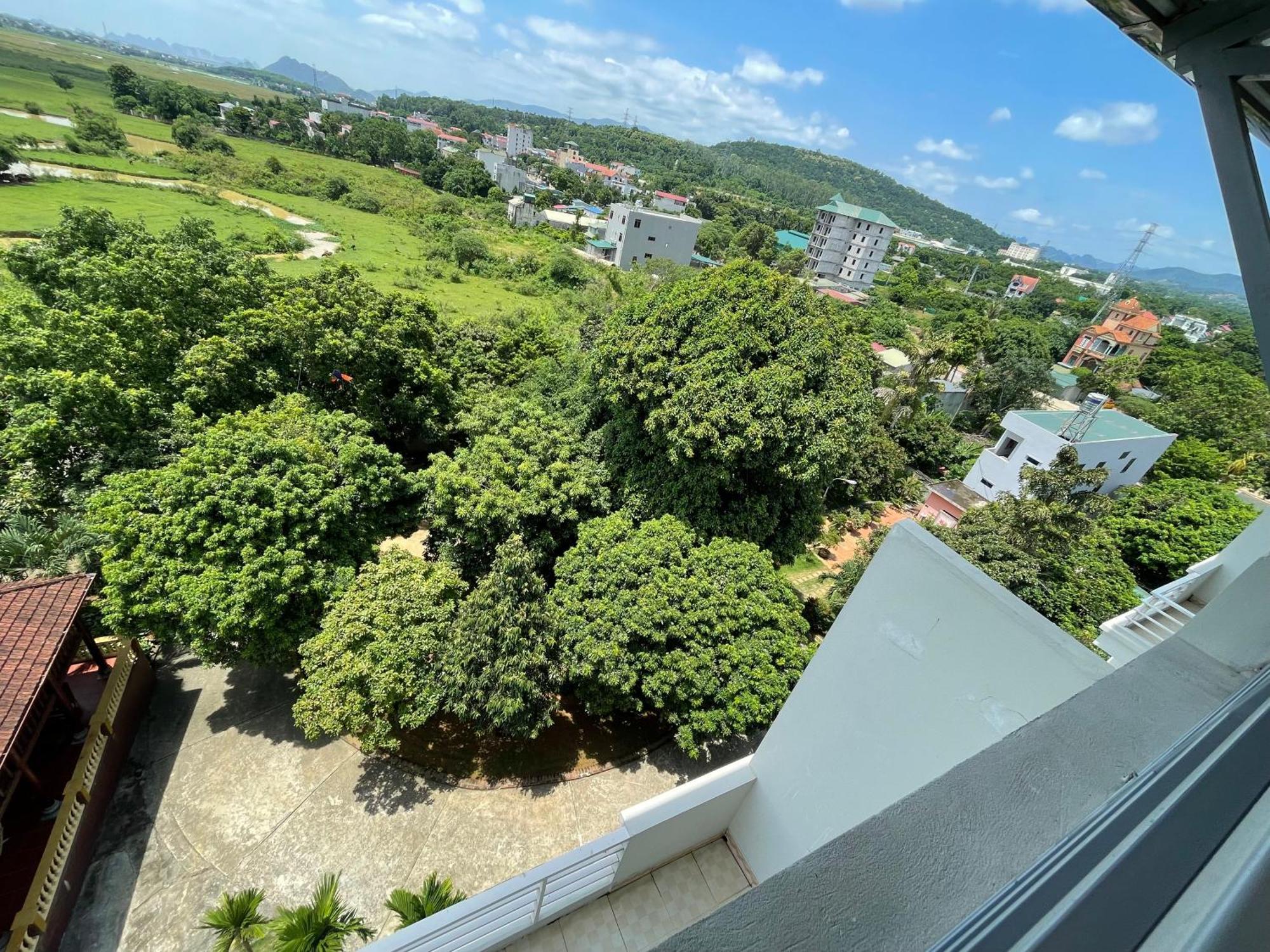 Thien Binh Hotel Hòa Bình Esterno foto